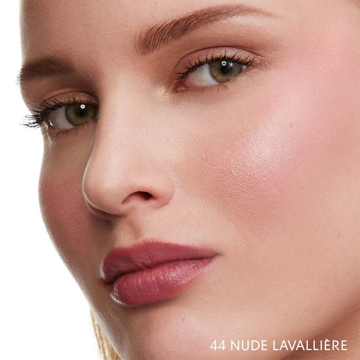 Make Me Blush Bold Blurring Blush, 44 Nude Lavalliere